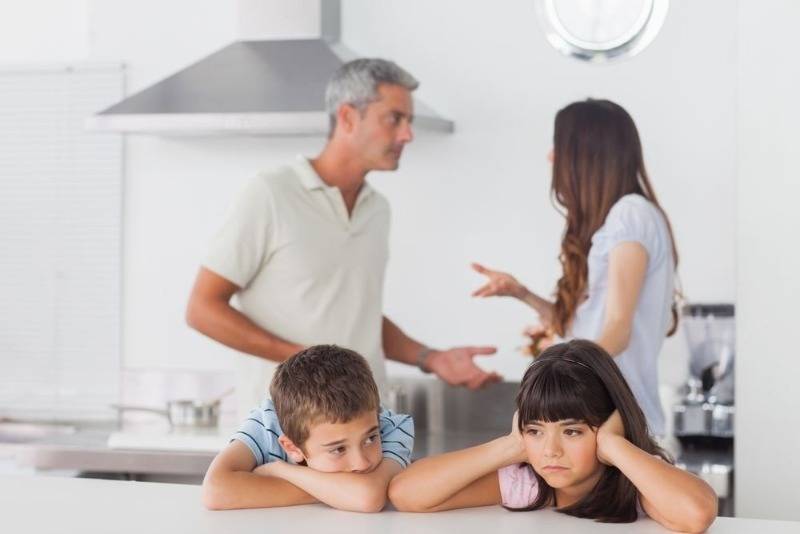 Почему дети спорят с родителями?