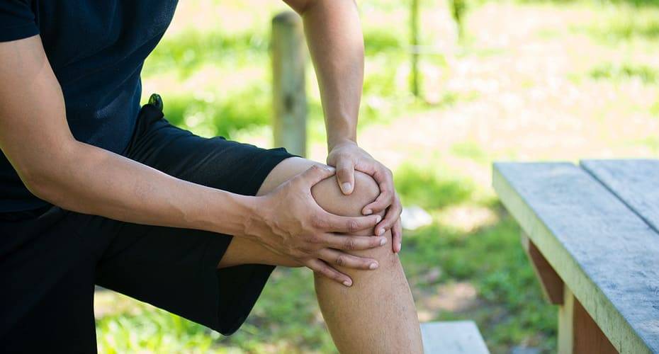 Боль в коленях у подростков: лечение в москве