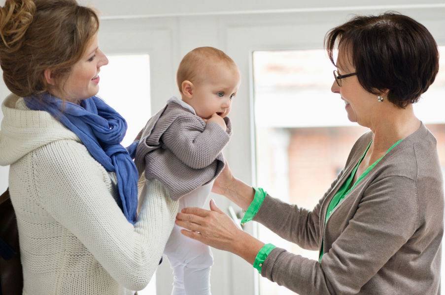 Временная замена родителей: где найти и как выбрать хорошую няню для ребенка?