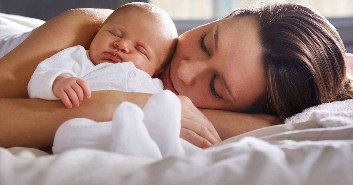 Сон ребенка рядом с матерью и развитие мозга. проблемы со сном у ребенка до года