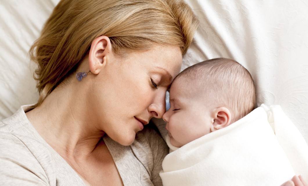 Как отучить ребенка от укачивания и уложить спать без слез и истерик