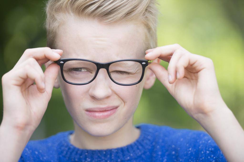 Методы лечения нервных тиков глаз у детей