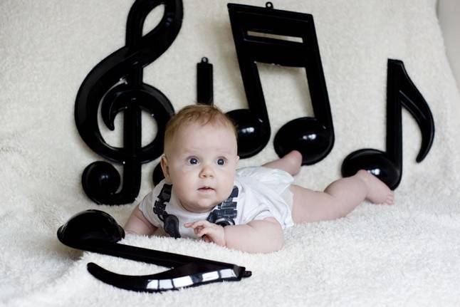 О музыке для новорожденных: песенки успокаивающие и колыбельные для укачивания