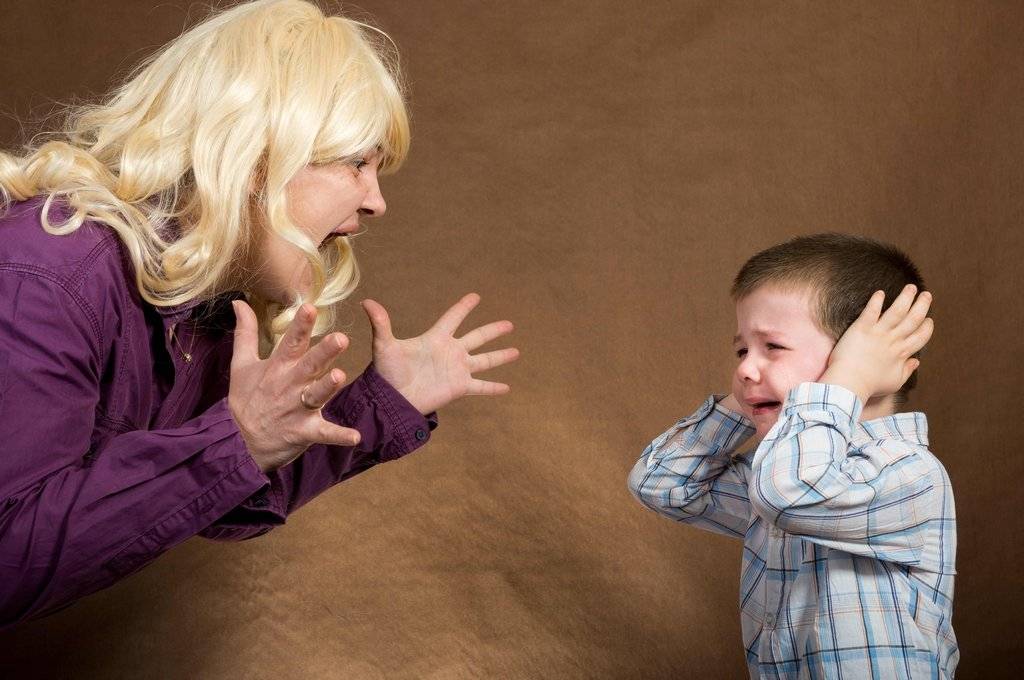 Нужно ли наказывать ребенка в 3 года: мнение родителей и психолога