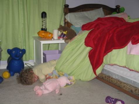 Ребенок упал с кровати или дивана и ударился головой в возрасте 3, 4, 5, 6 месяцев: советы врача