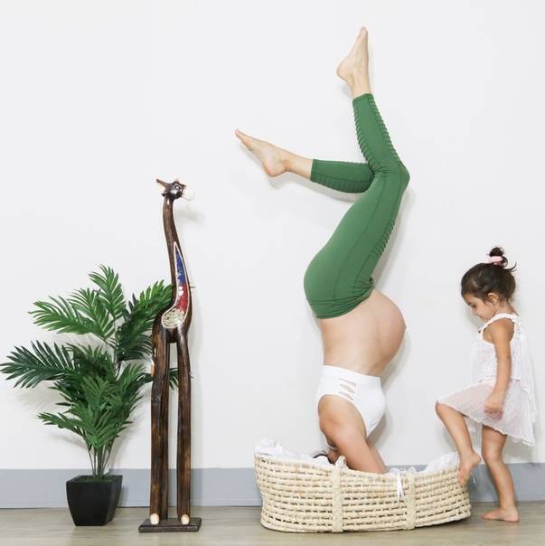 Йога для беременных в 3 триместре в домашних условиях и спортзале: пошаговая инструкция техник, рекомендации, отзывы, видео, фото