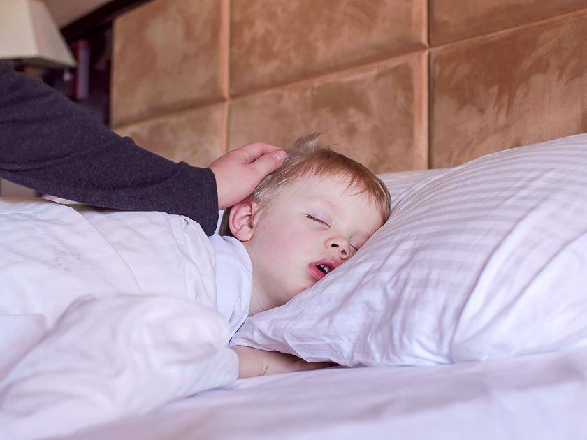 Ребенок храпит во сне - соплей нет: причины храпа детей, если нос дышит