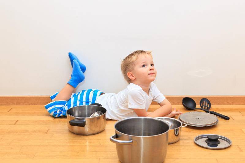 Чем занять ребенка на кухне?