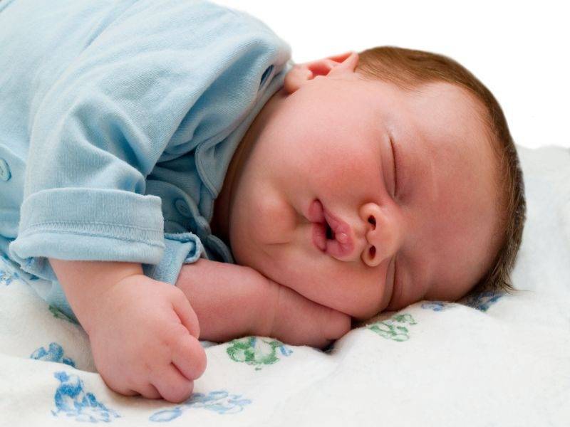 Почему грудной ребенок мало спит: как это определить, правила крепкого сна