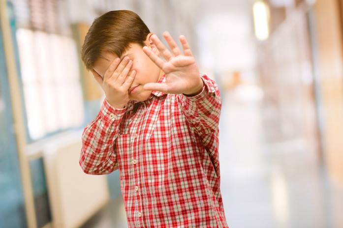Застенчивый ребенок — рекомендации осознанным родителям