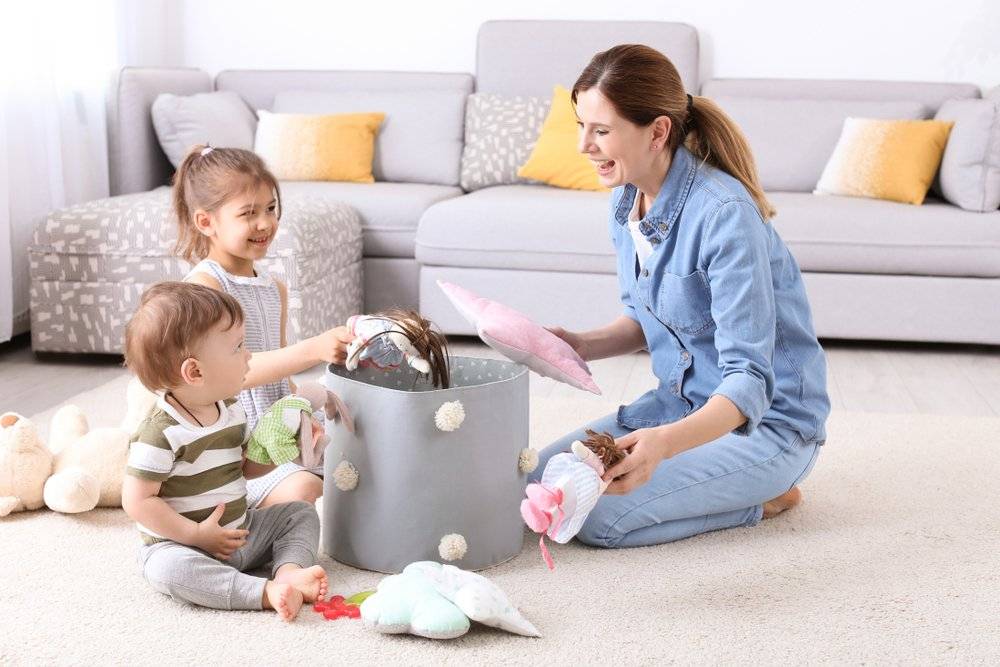 Как приучить ребенка убирать игрушки за собой: действенные советы
