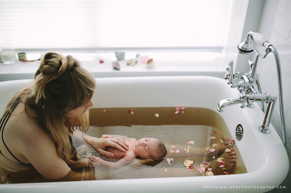 Когда после родов можно принимать ванну