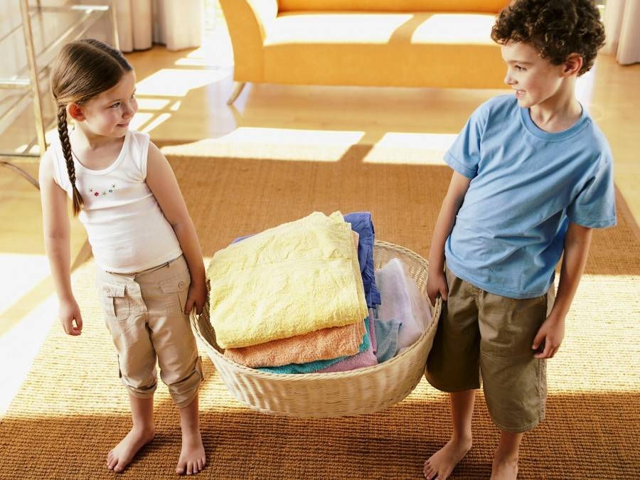 Что ребенок от 2 до 13 лет должен уметь делать по дому: 35 базовых вещей