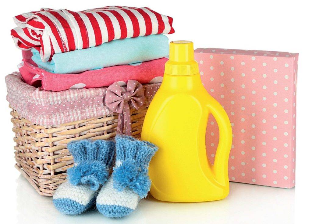Чем стирать детские вещи для новорожденного: порошок, режим, температура