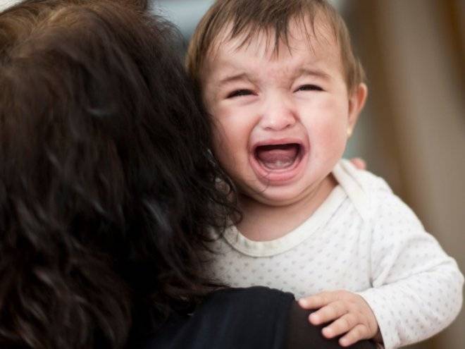 Как педагогу успокоить маленького ребёнка, если он плачет