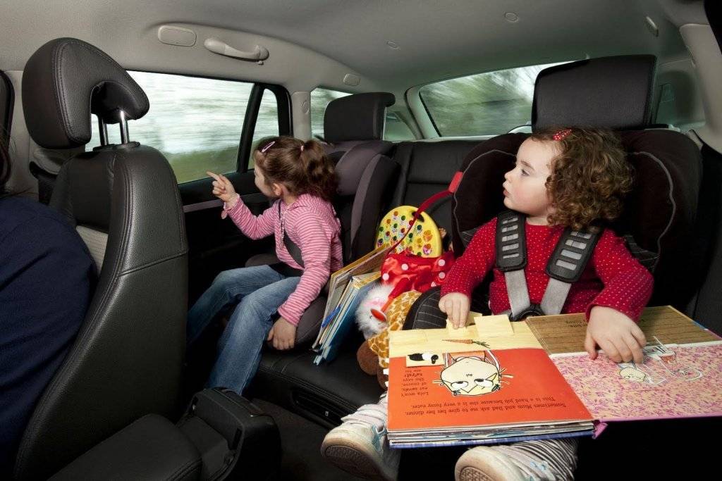 Как развлечь ребенка в машине