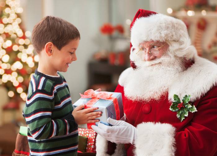 Что дарит дед мороз взрослым и детям? как правильно попросить подарок?
