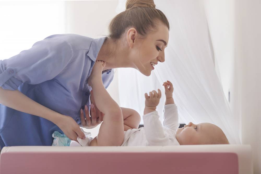 Няня для грудничка и новорожденного: где найти и как выбрать, важные критерии, обязанности, оплата