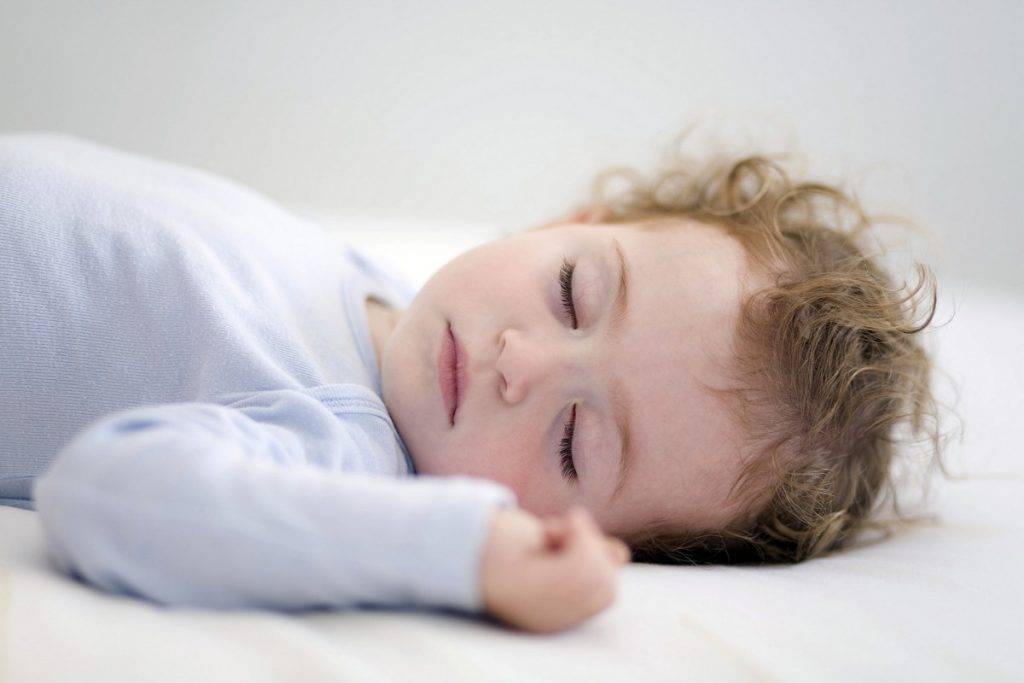 Ребенок скрипит зубами во сне - причины, способы решения проблемы