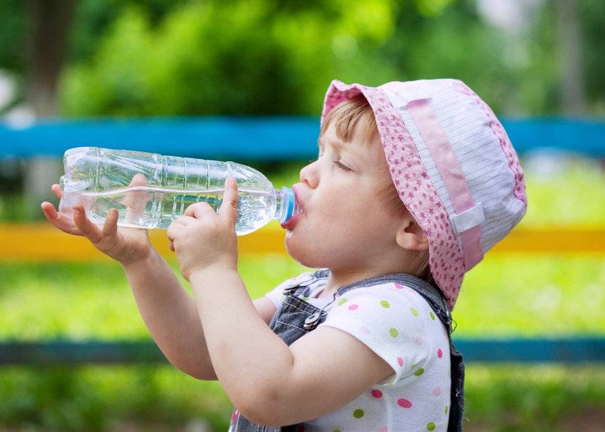 Какую воду пить младенцу?