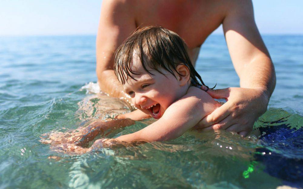 Как научить ребенка плавать в 3, 4 года и в 5 лет: упражнения и методика обучения плаванию для дошкольного возраста