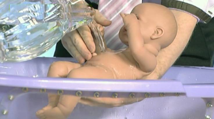 Интимная гигиена новорожденного: подмывание и уход за половыми органами