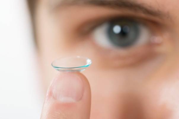 С какого возраста можно носить контактные линзы?