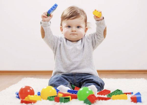 Навыки и умения ребёнка первого года жизни