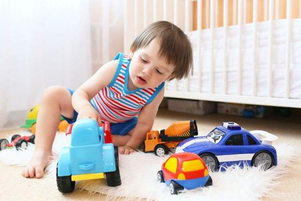 Ребенок ломает игрушки: причины и способы борьбы