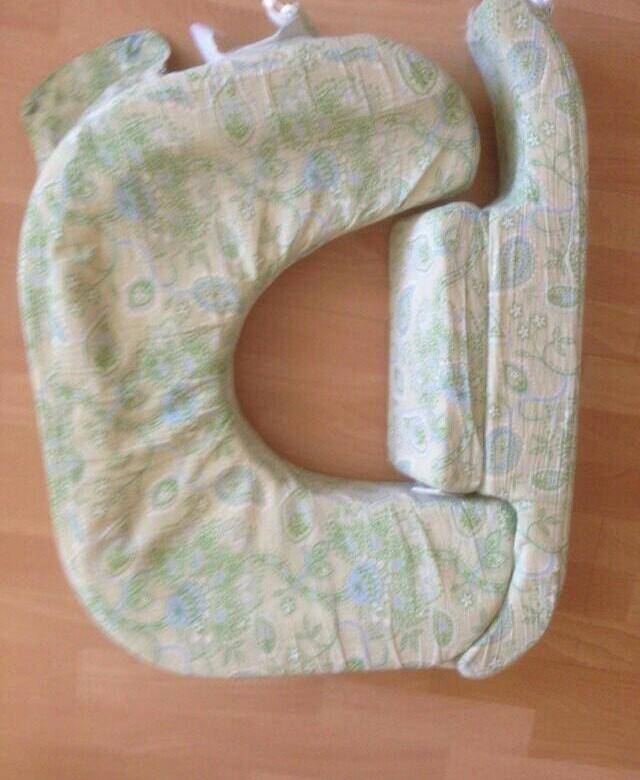 Подушка для кормления грудного ребенка: купить или сделать своими руками