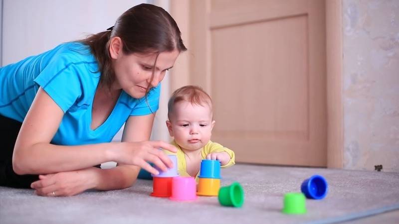 Развивающие игры с ребенком 8-9 месяцев