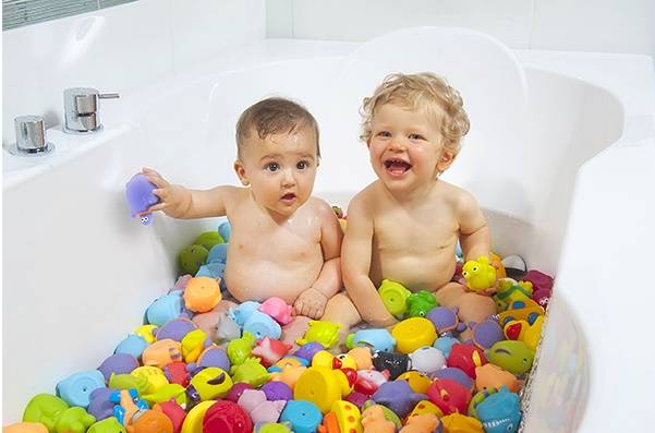 Игрушки для ванной: обзор 17 лучших игрушек для купания на присосках и не только, 5 правил выбора