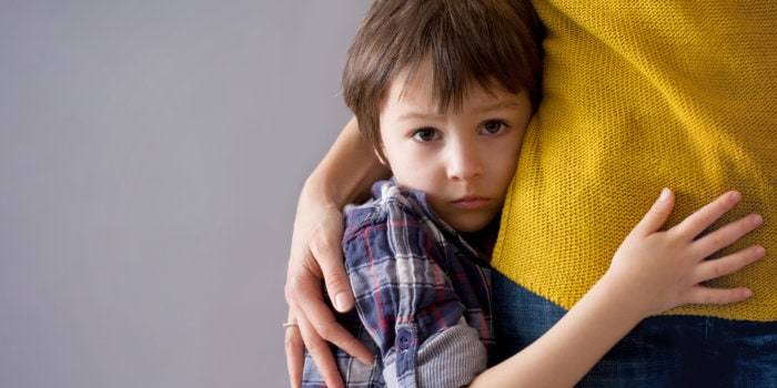 Замкнутый ребенок: советы психолога, стеснительный и необщительный ребенок, не разговаривает в садике, занятия и игры