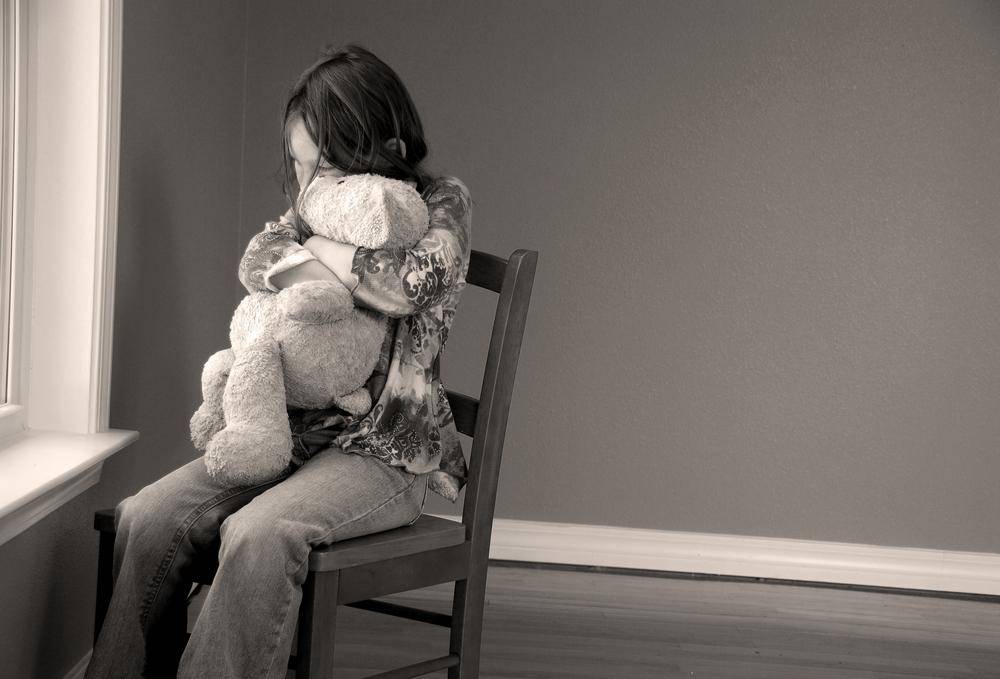 Ребенок ни с кем не хочет дружить: причины и решение проблемы