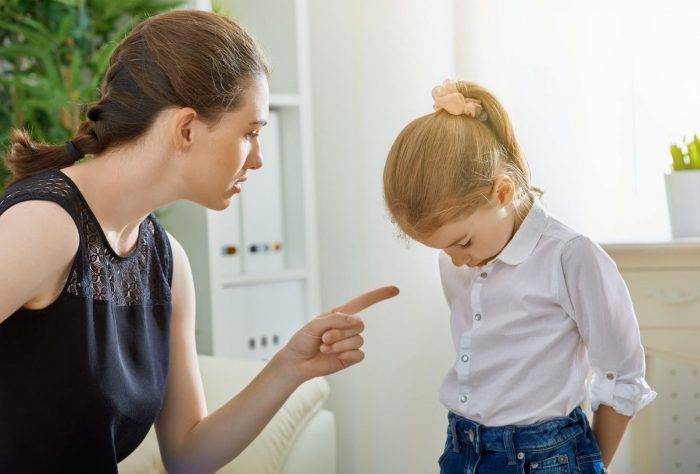 6 родительских фраз, которые внедряются в подсознание ребенка и портят ему всю жизнь