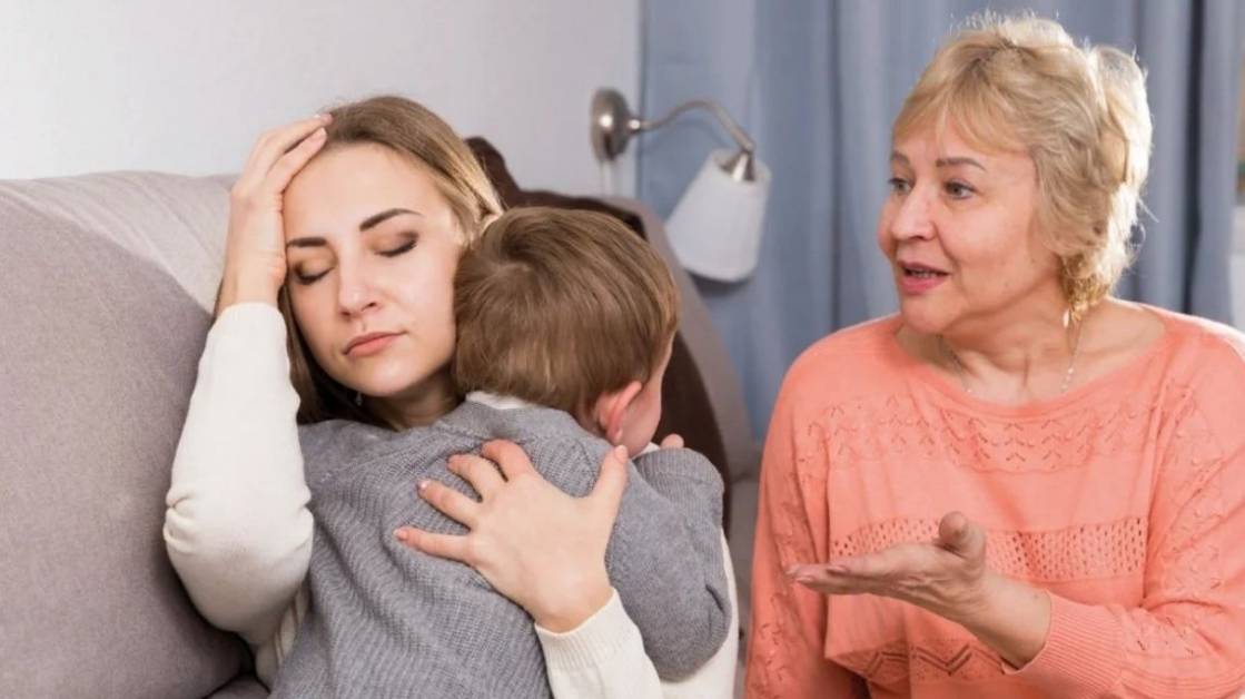 7 глупых советов, которые молодой маме дадут посторонние