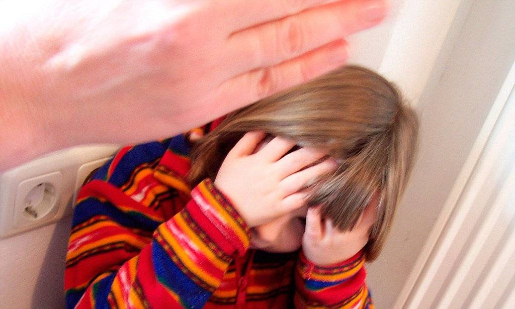 Почему ребенок не слушается: причины, психология. почему родители бьют детей? почему нельзя бить детей: причины