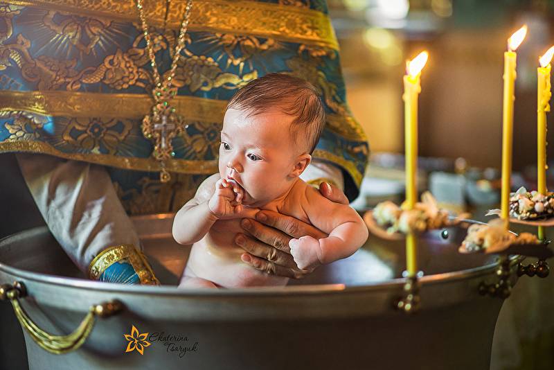 Крещение ребенка и взрослого — правила обряда, как проходит в православном храме