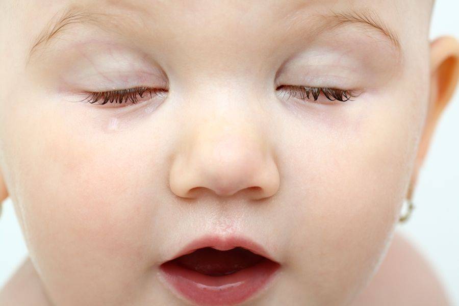 Ребенок часто моргает глазами - причины, комаровский, что делать если стал часто моргать, лечение моргания, почему сильно сжимает