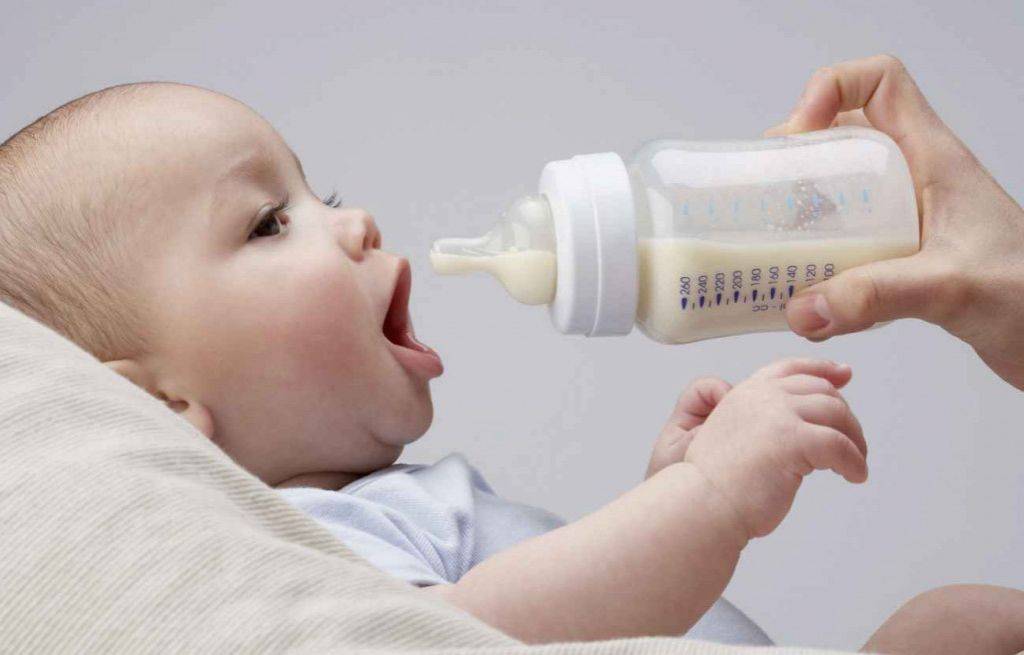 Новорожденый на искусственном вскармливании с первых дней жизни: правила питания