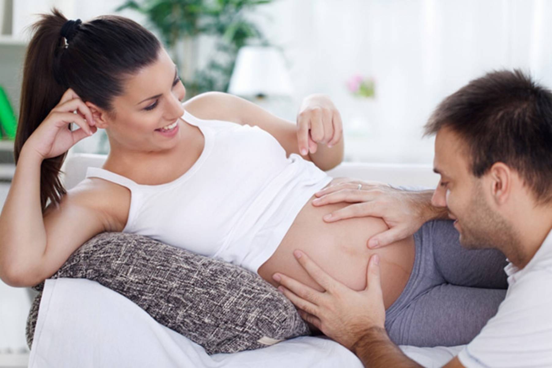 Общение с ребенком во время беременности - методы, польза