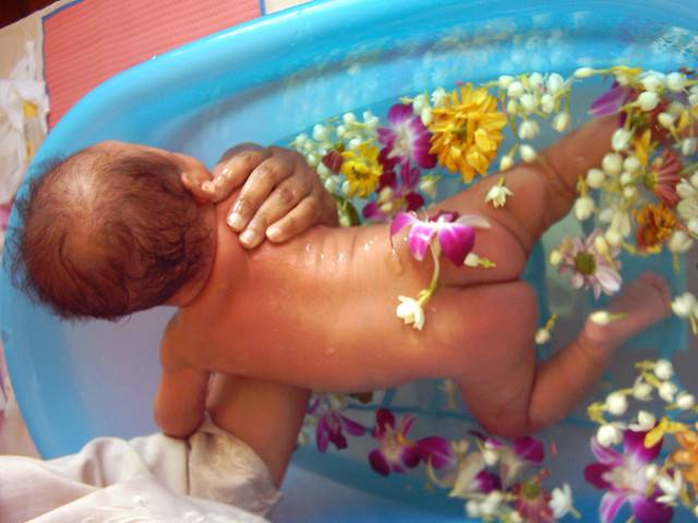 В каких травах можно купать новорожденного