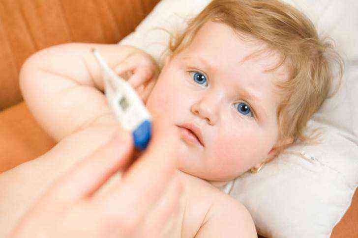 ➤ высокая температура у ребенка после прививки акдс