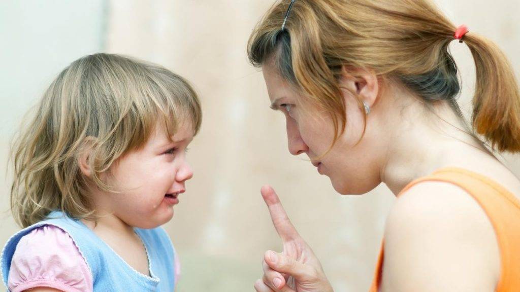 Почему ребенок не любит маму и как исправить ситуацию