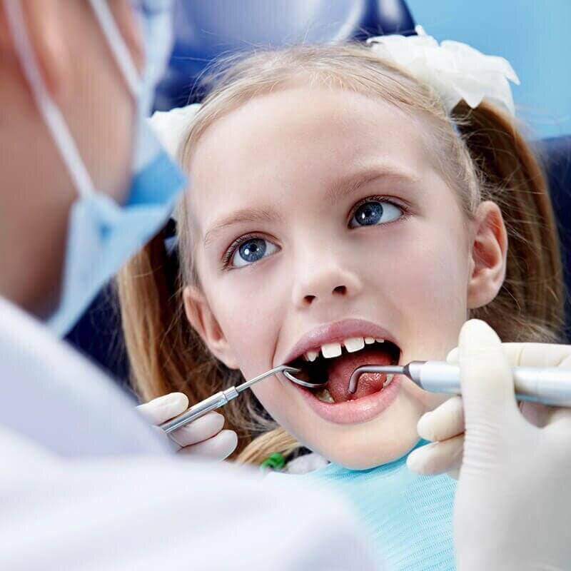 Пульпит молочных зубов у детей: формы заболевания, причины и лечение