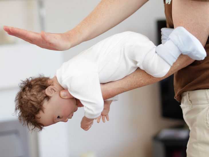 10 тревожных симптомов: что делать, если ребенок упал и ударился?