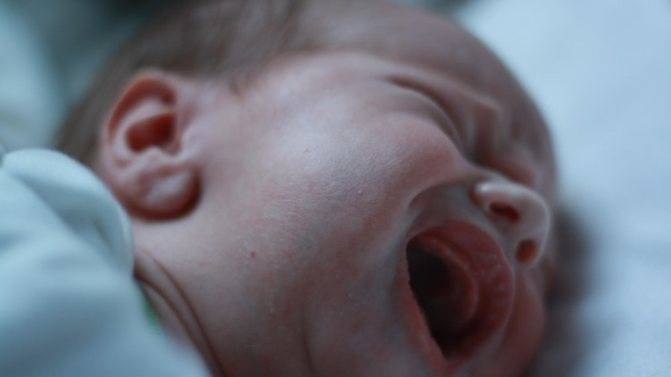 Почему трясется подбородок у новорожденного ребенка при плаче