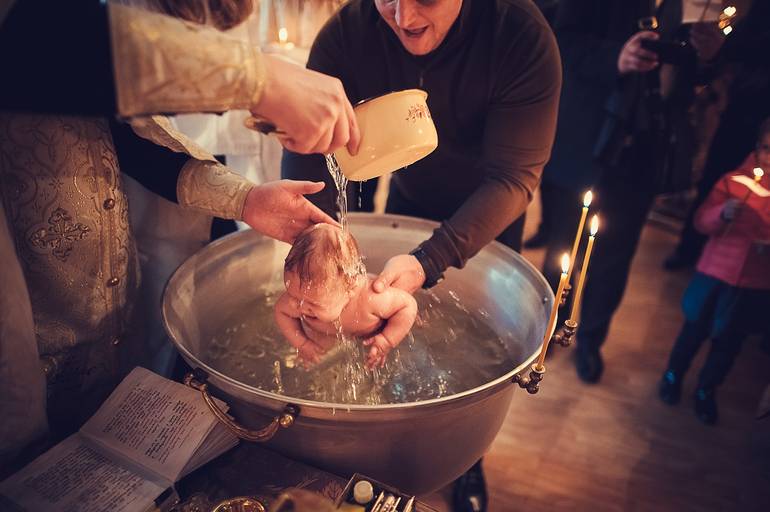 Крещение ребенка: особенности подготовки, порядок, история и суть обряда