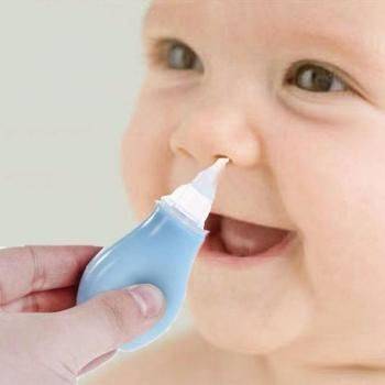 Как чистить нос новорожденному ребенку