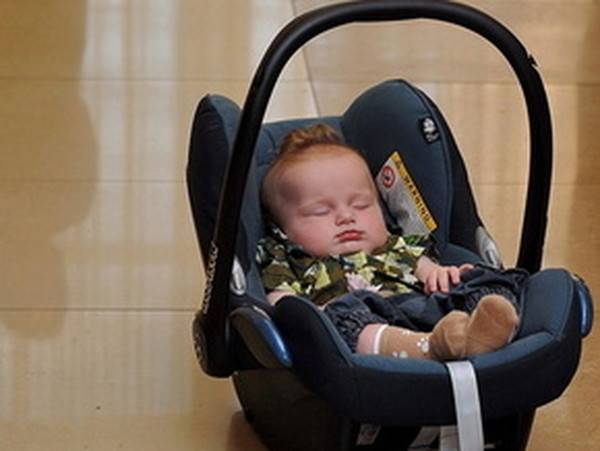Где и как надо спать: доктор комаровский пояснил про детский сон в коляске